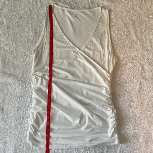 Garnet Hill women’s sleeveless criss-cross v-neck with scrunched sides - Picture 5 of 8